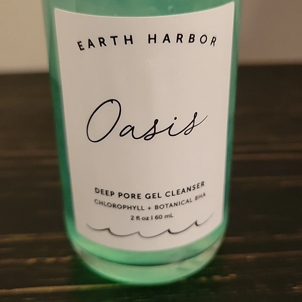 Oasis Deep Pore Cleanser - Picture 3 of 3